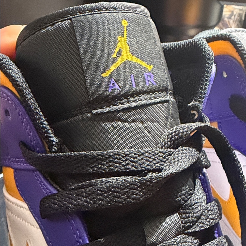Nike Air Jordan 1 Mid Lakers Purple University Gold Retro DQ8426-517 Mens New - Picture 8 of 8